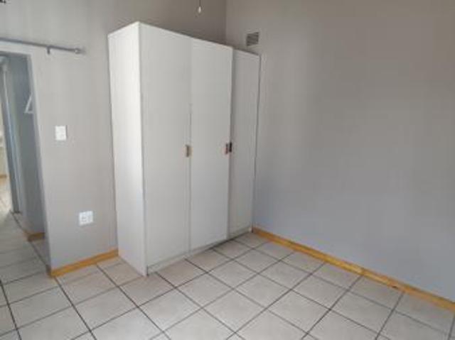 1 Bedroom Apartment in Oudtshoorn Central