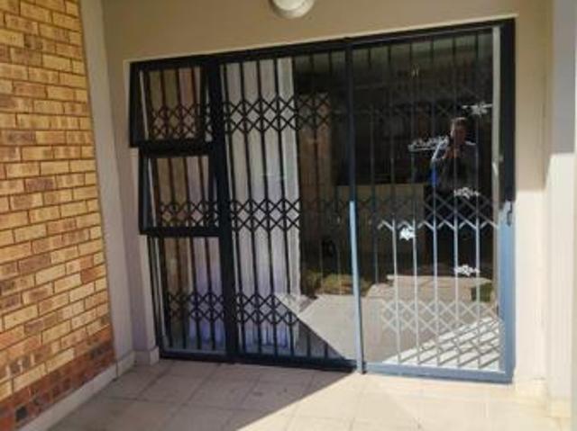 1 Bedroom Apartment in Olievenpoort