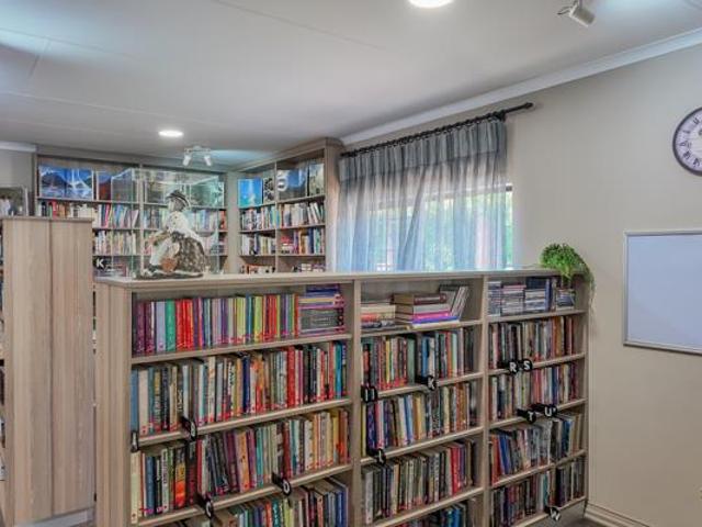 1 Bedroom Apartment in Olievenpoort