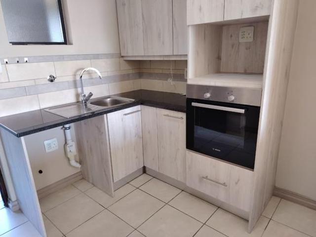 1 Bedroom Apartment in Olievenpoort