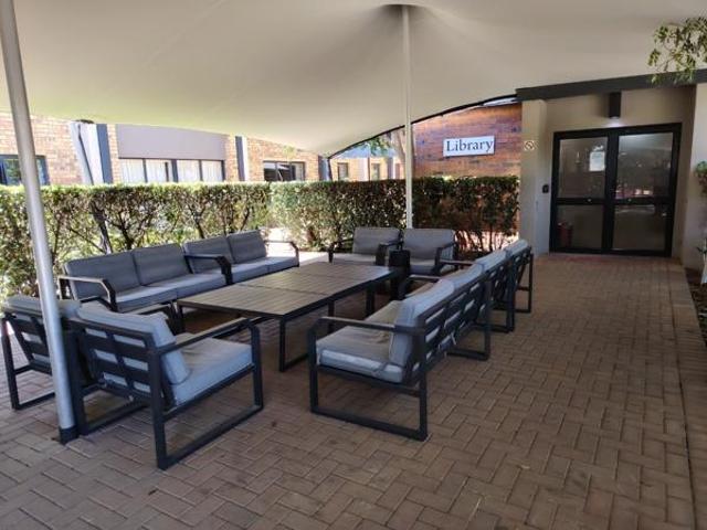 1 Bedroom Apartment in Olievenpoort