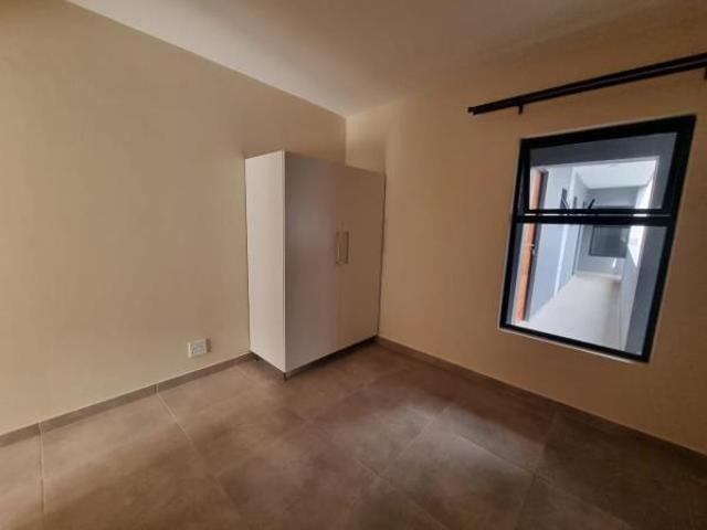 1 Bedroom Apartment in Athlone Park