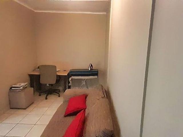 1 Bedroom apartment in Adamayview For Sale