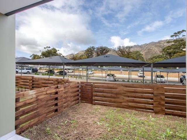 1 Bedroom Apartment in Admirals Park