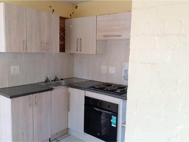 1 Bedroom Apartment in Amalinda