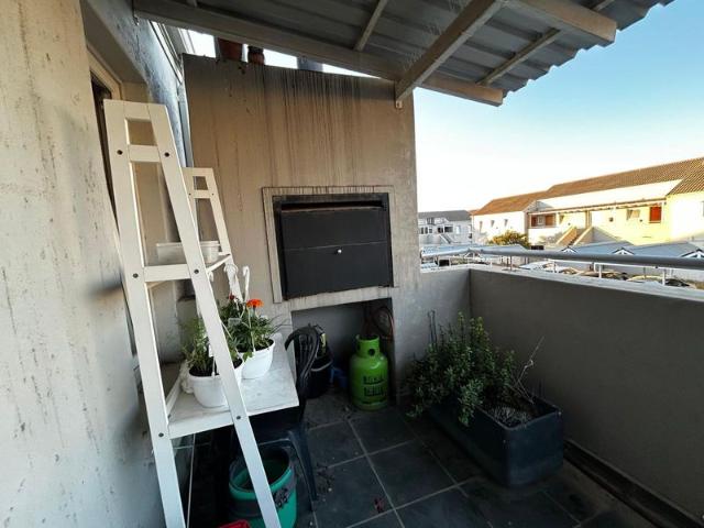 1 Bedroom Apartment in Amberg Estate, Paarl East