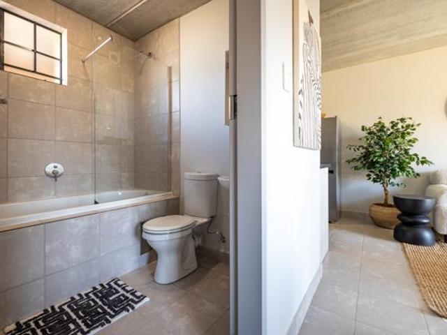 1 Bedroom Apartment in Arcadia