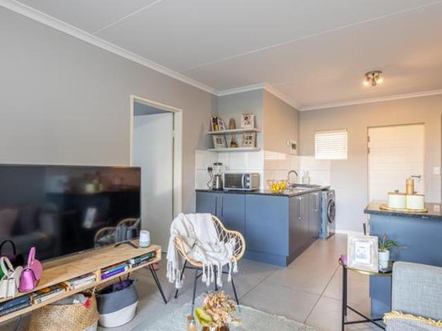 1 Bedroom Apartment in Burgundy Estate