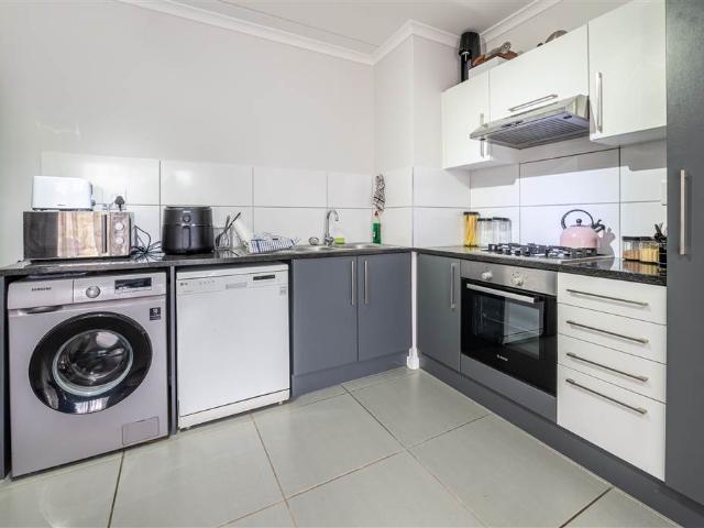 1 Bedroom Apartment in Burgundy Estate