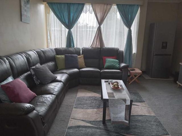 1 Bedroom Apartment in Barry Hertzog Park