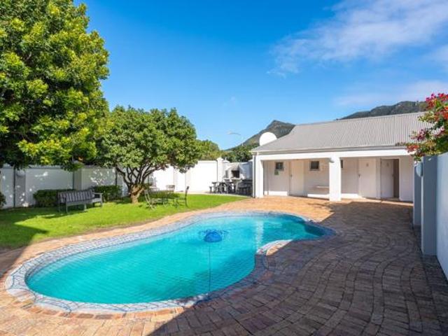 1 Bedroom Apartment in Beach Estate