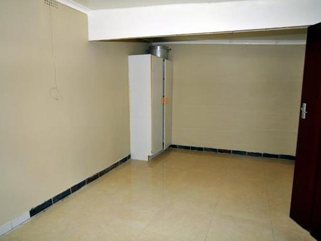 1 Bedroom Apartment in Bezuidenhout Valley