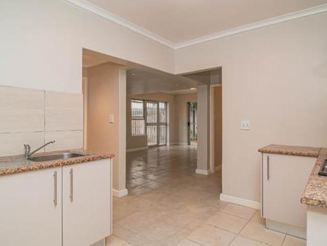 1 Bedroom Apartment in Bishopscourt