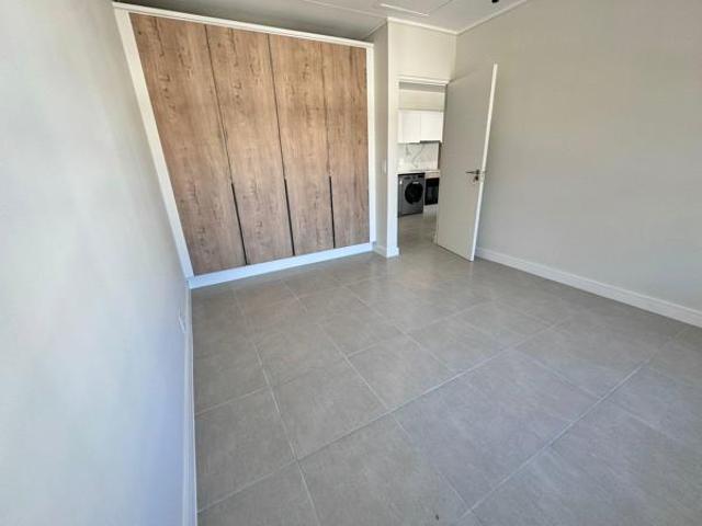1 Bedroom Apartment in Bloubergstrand