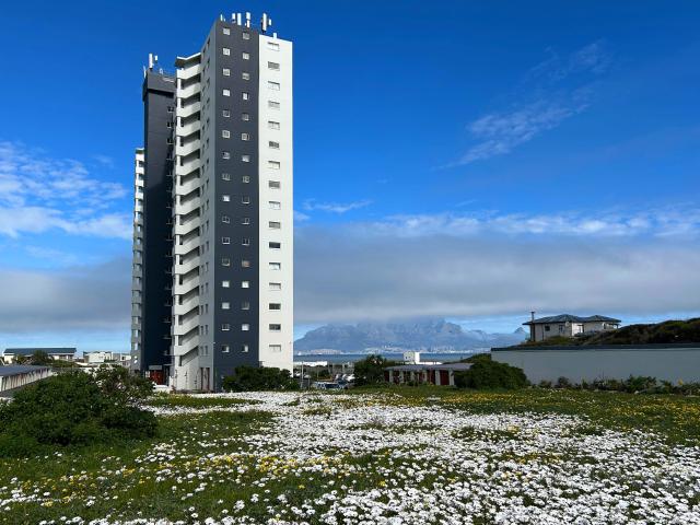 1 Bedroom Apartment in Bloubergstrand