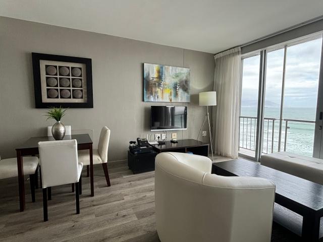1 Bedroom Apartment in Bloubergstrand
