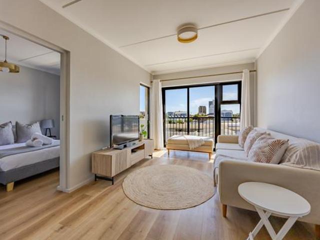 1 Bedroom Apartment in Bloubergstrand