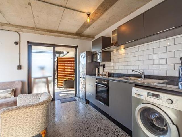 1 Bedroom Apartment in Bloubergstrand
