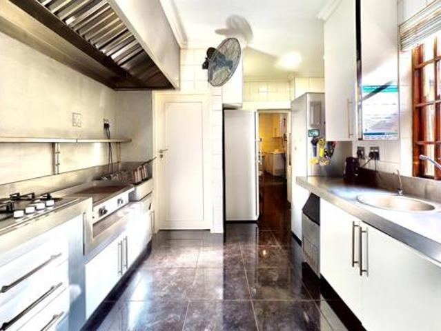 1 Bedroom Apartment in Bryanston