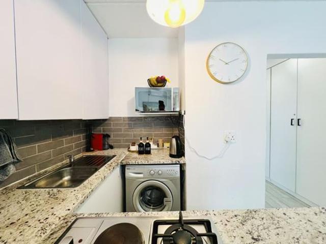 1 Bedroom Apartment in Bryanston