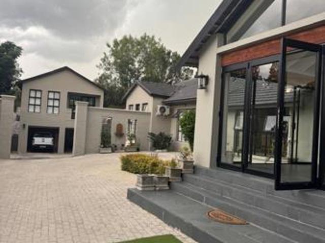 1 Bedroom Apartment in Bryanston
