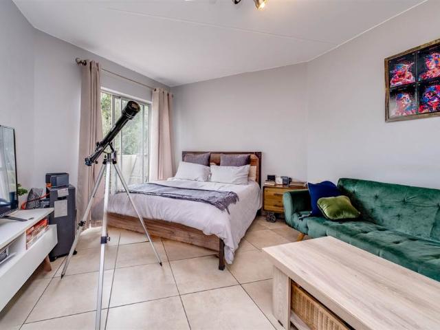 1 Bedroom Apartment in Bryanston