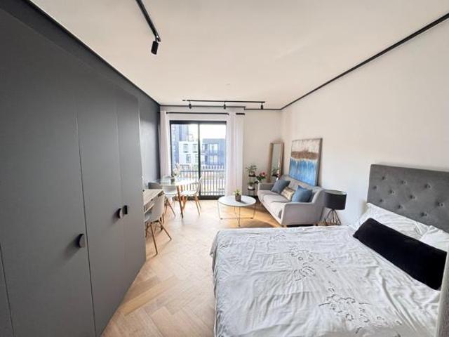 1 Bedroom Apartment in Century City