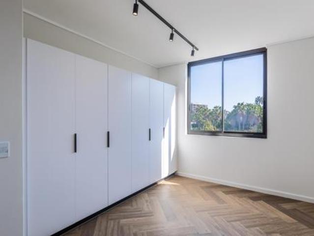 1 Bedroom Apartment in Century City