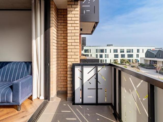 1 Bedroom Apartment in Century City