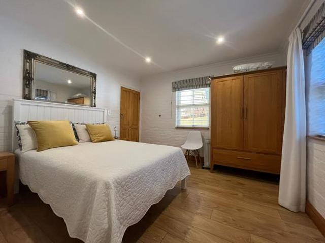 1 Bedroom Apartment in Clovelly