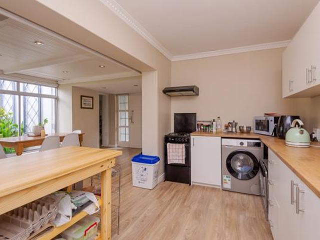 1 Bedroom Apartment in Constantia