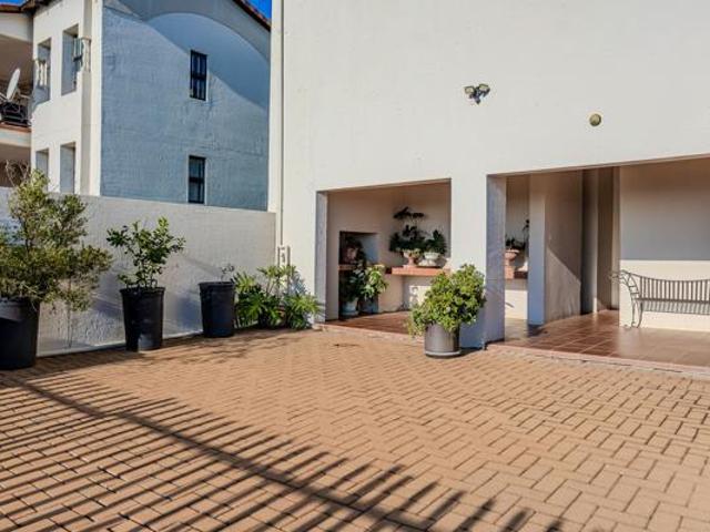 1 Bedroom Apartment in Constantia Kloof