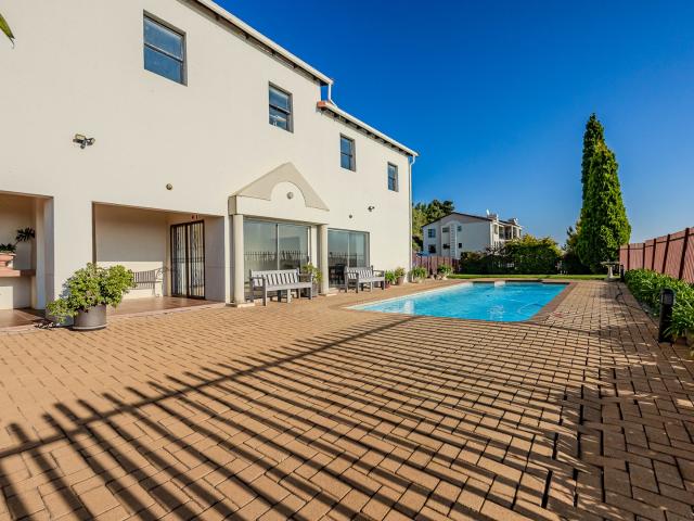 1 Bedroom Apartment in Constantia Kloof