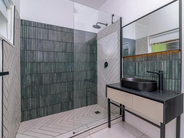 1 Bedroom Apartment in Craighall Park