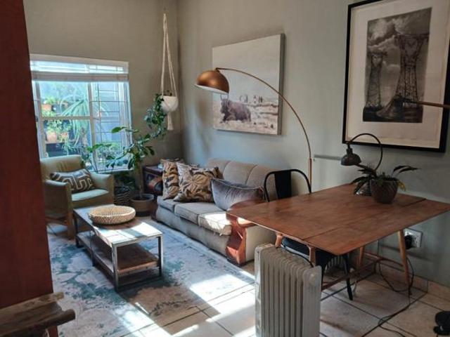 1 Bedroom Apartment in Craighall Park