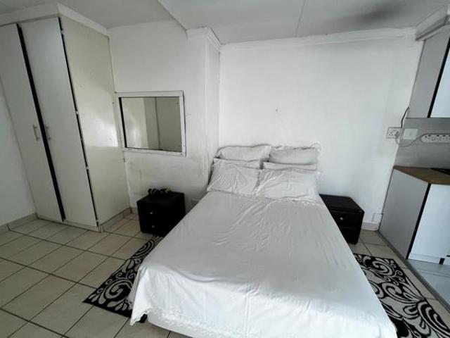 1 Bedroom Apartment in Crystal Park