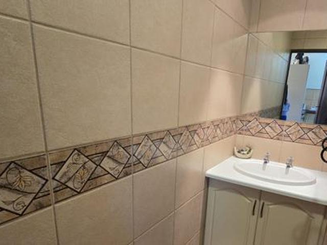 1 Bedroom Apartment in Dan Pienaar