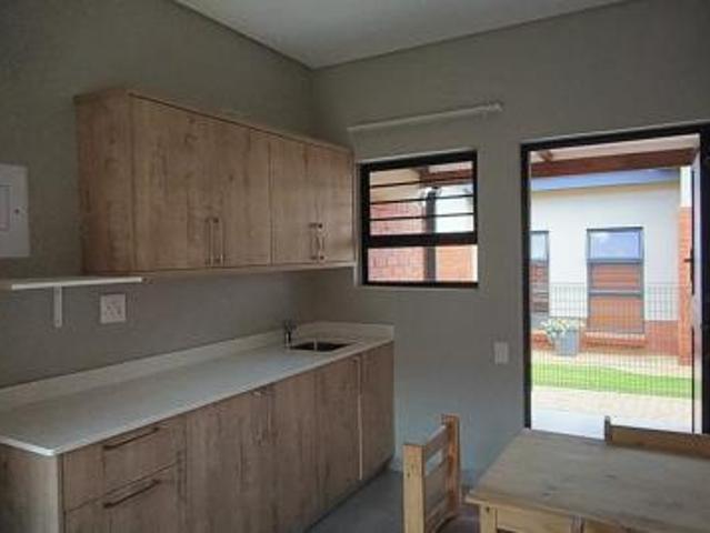 1 Bedroom Apartment in De Land Estate