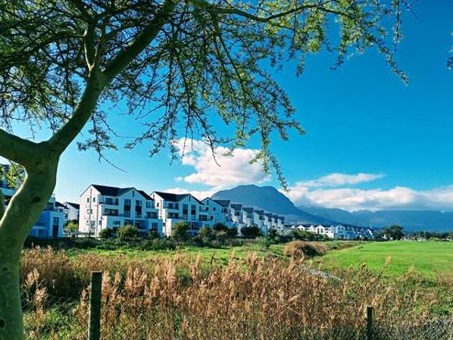 1 Bedroom Apartment in De Velde