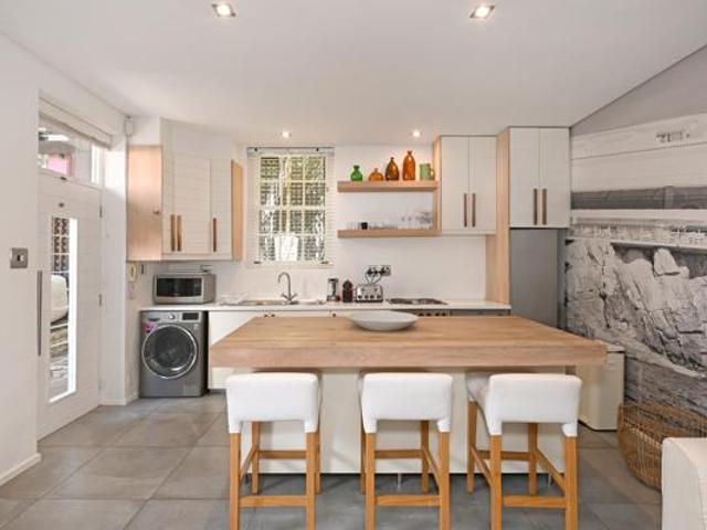 1 Bedroom Apartment in De Waterkant
