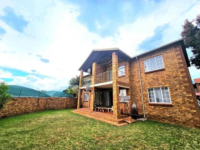 1 Bedroom Apartment in Die Hoewes