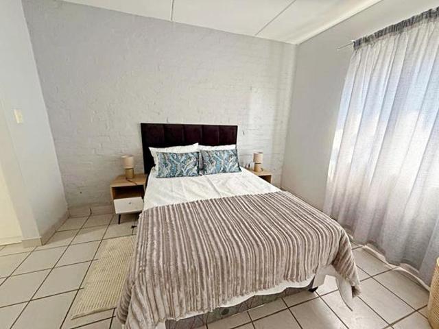 1 Bedroom Apartment in Die Hoewes