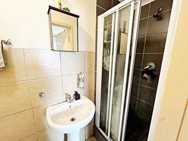 1 Bedroom Apartment in Die Hoewes