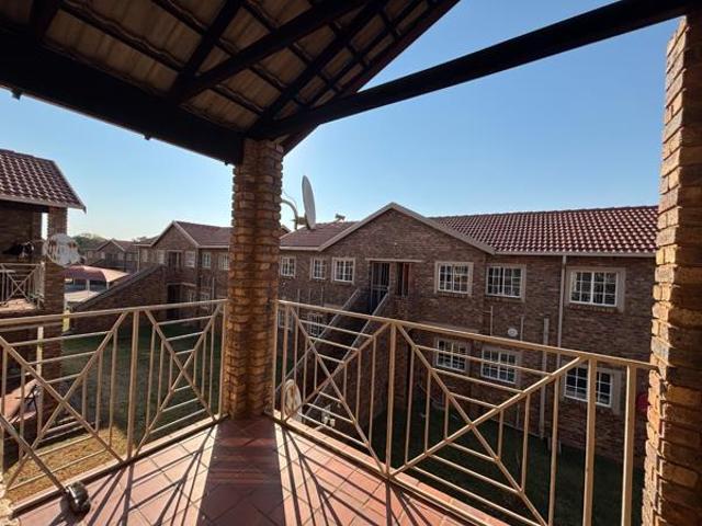 1 Bedroom Apartment in Die Hoewes