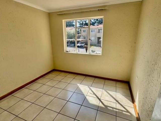 1 Bedroom Apartment in Die Hoewes