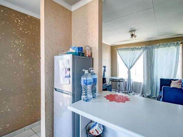 1 Bedroom Apartment in Die Hoewes