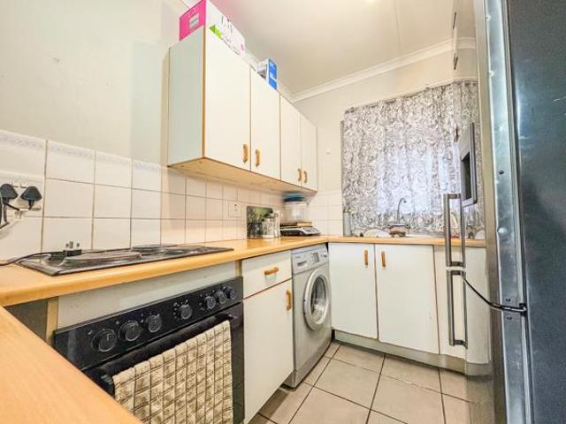 1 Bedroom Apartment in Die Hoewes