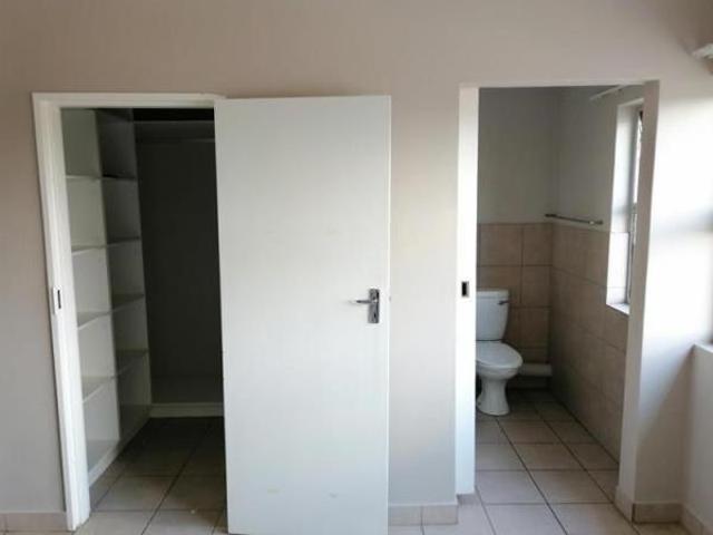 1 Bedroom Apartment in Die Hoewes