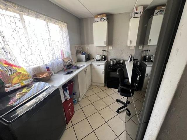 1 Bedroom Apartment in Die Hoewes