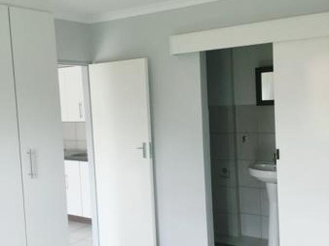 1 Bedroom Apartment in Die Hoewes